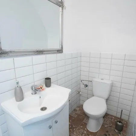 Apartment X *